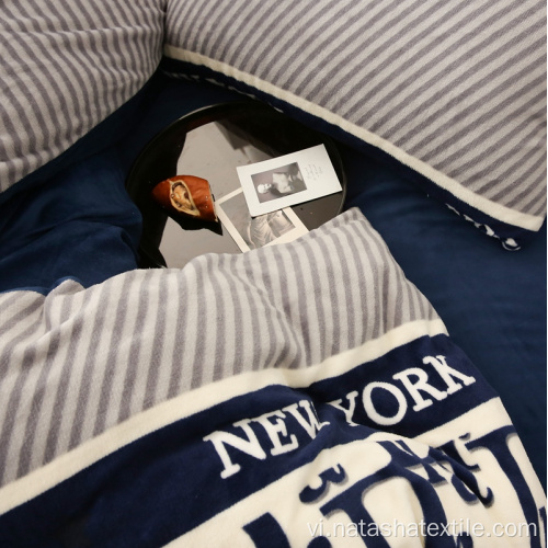 Bộ khăn trải giường nhung pha lê in chữ thời trang